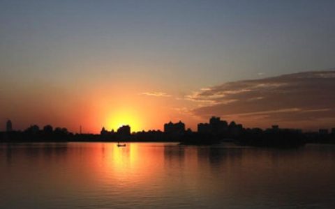 人穷莫入众言轻莫劝人 领悟了这两句话过属于自己的生活。