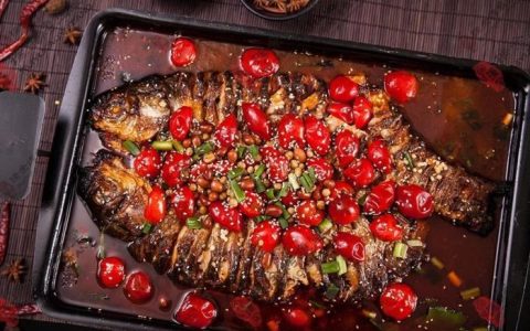 明亏暗赚！这家餐厅9.9元亏本卖烤鱼，月赚十万