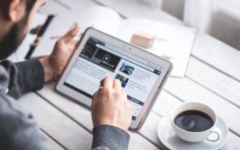 搜索引擎使用什么规则对网站进行排名。