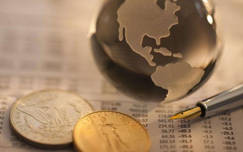 小编教你在网上干什么能赚钱，足不出户如何挣钱。