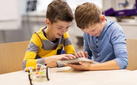 教你月赚3000的兼职有哪些，每天几个小时就能做到。