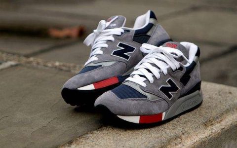 小编教你2021地摊热销产品是什么，卖什么更能吸引路人。