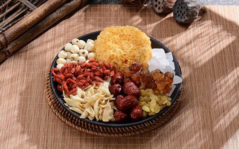 我来教你小县城开干果店怎么样，如何选择店铺地址。