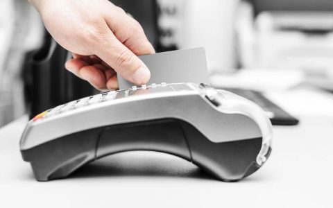 我来分享pos机业务员靠什么赚钱，pos机的赢利模式。