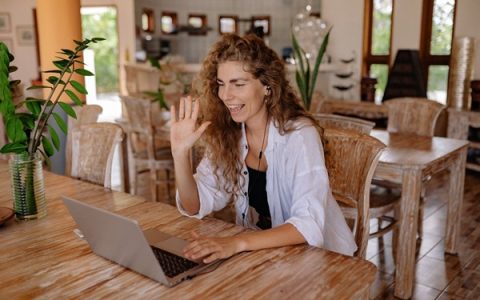 分享自媒体创业的优势有哪些，怎么通过它创业。