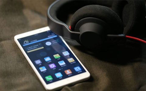 跨境营销更注重新奇有趣的内容及品牌之间的互补对比。