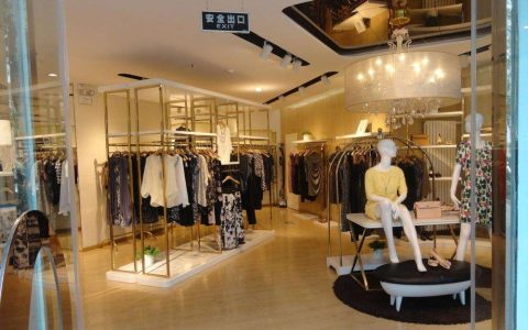我来分享如何经营一家服装店。