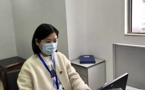 教你戴不戴手套。